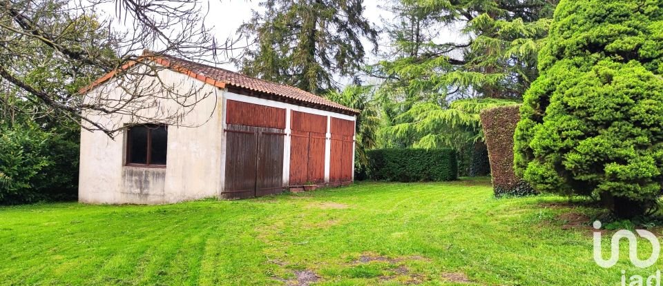 Maison 7 pièces de 170 m² à Clessé (79350)