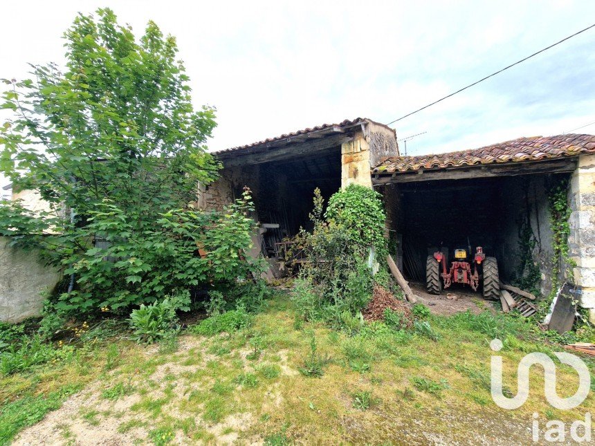 Barn conversion 3 rooms of 77 m² in Nieul-lès-Saintes (17810)