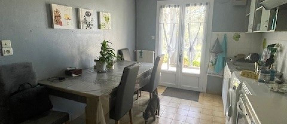 Traditional house 6 rooms of 160 m² in Saint-Sulpice-et-Cameyrac (33450)