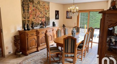 Maison traditionnelle 9 pièces de 276 m² à Claye-Souilly (77410)