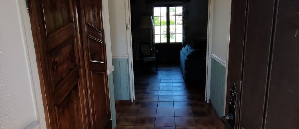 House 6 rooms of 164 m² in Saint-Léger-sous-Brienne (10500)