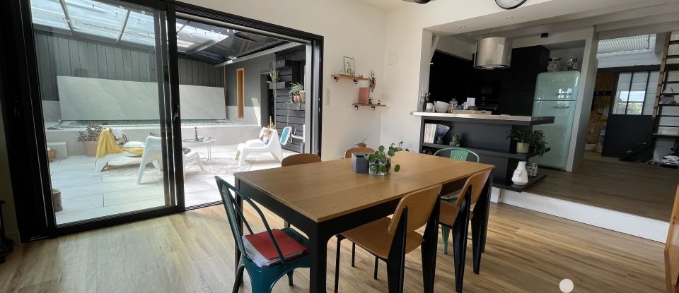 Maison 6 pièces de 175 m² à Belz (56550)