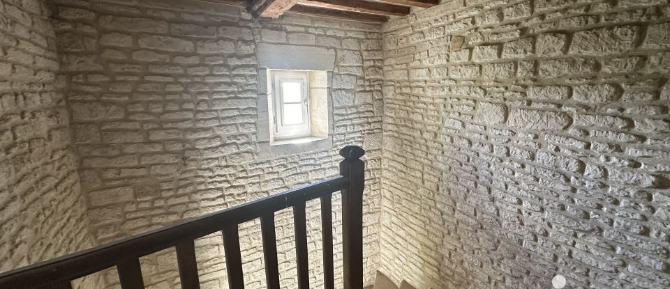 Maison traditionnelle 9 pièces de 290 m² à Rots (14980)