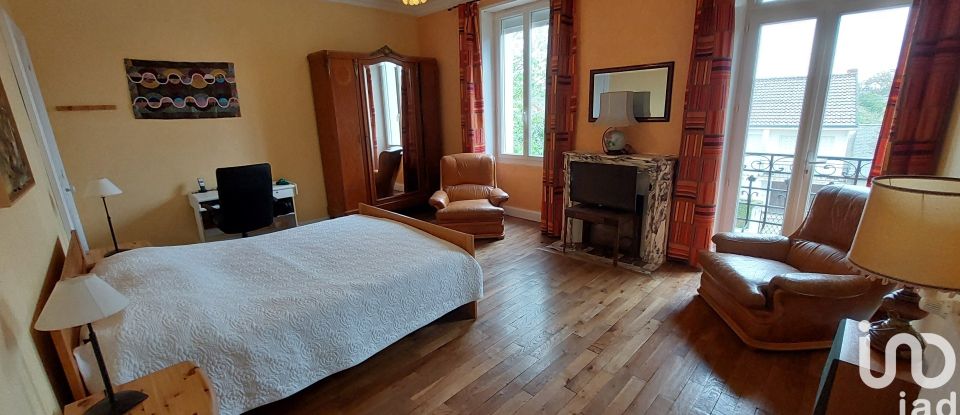 House 7 rooms of 177 m² in Évaux-les-Bains (23110)