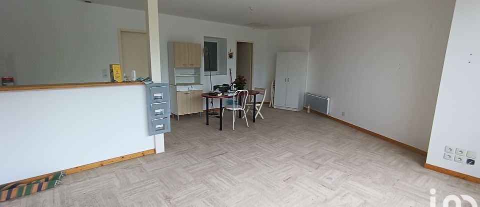 Apartment 3 rooms of 82 m² in Melle (79500)