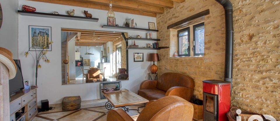 Maison 4 pièces de 66 m² à Saint-Geniès (24590)