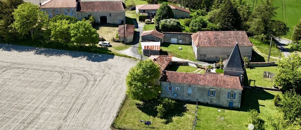 Domaine 18 pièces de 414 m² à Saint-Martial (16190)