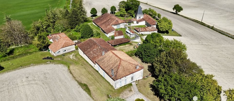 Domaine 18 pièces de 414 m² à Saint-Martial (16190)