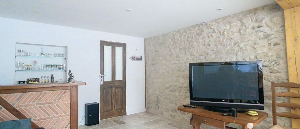 Traditional house 4 rooms of 112 m² in Villefranche-de-Lonchat (24610)