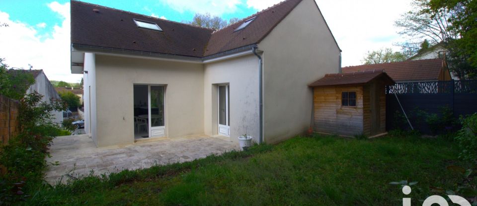 Maison 6 pièces de 131 m² à Saint-Rémy-lès-Chevreuse (78470)