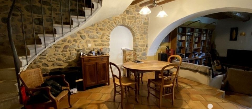 House 5 rooms of 185 m² in Vaison-la-Romaine (84110)