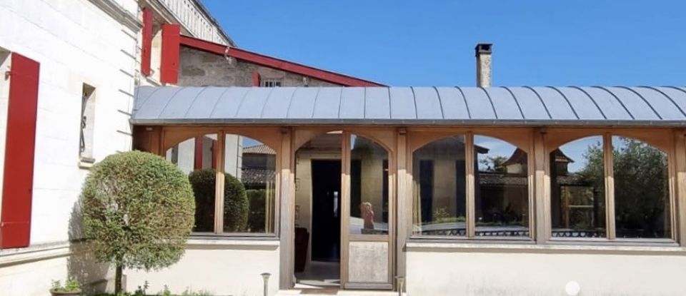 Manor 10 rooms of 382 m² in Saint-Martin-du-Bois (33910)