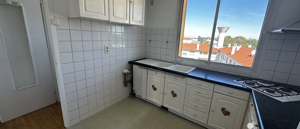 Apartment 3 rooms of 63 m² in Tarbes (65000)