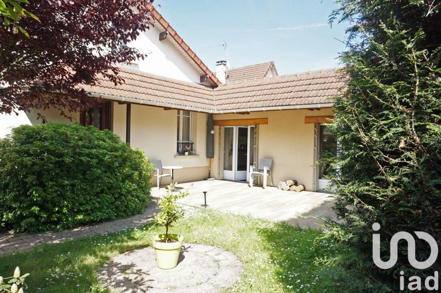 Traditional house 4 rooms of 113 m² in Paray-Vieille-Poste (91550)