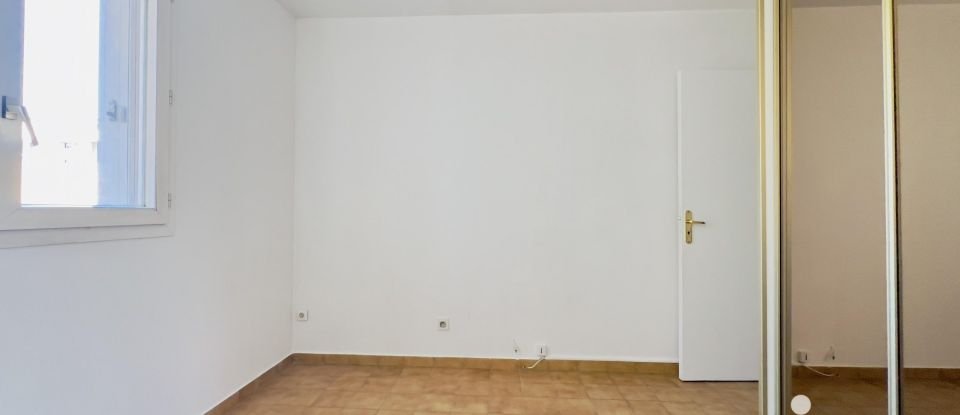 Appartement 3 pièces de 68 m² à Marseille (13008)