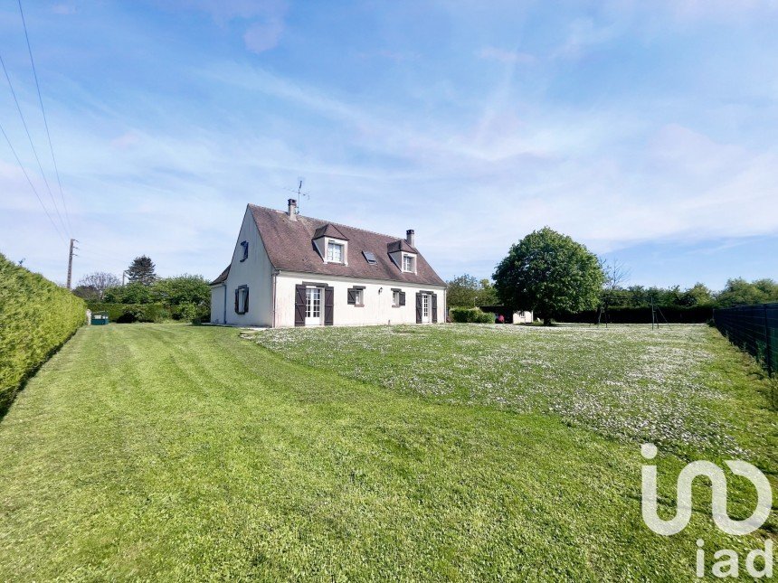 Maison traditionnelle 5 pièces de 172 m² à Villemer (77250)