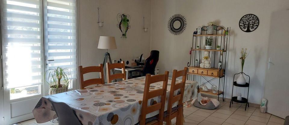 Maison 4 pièces de 102 m² à Saint-Rémy (24700)