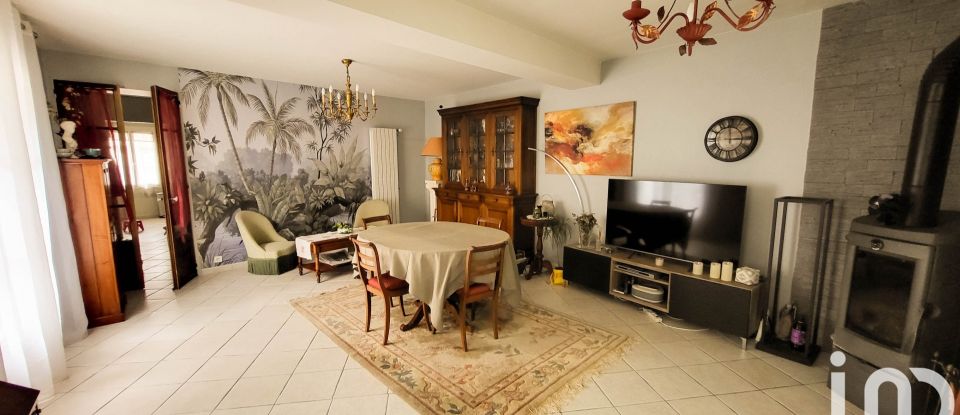Traditional house 9 rooms of 243 m² in Flins-sur-Seine (78410)