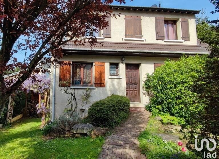 Traditional house 6 rooms of 125 m² in Vitry-sur-Seine (94400)