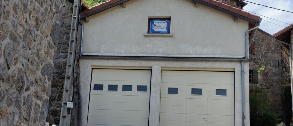 Maison de campagne 4 pièces de 60 m² à Rochepaule (07320)