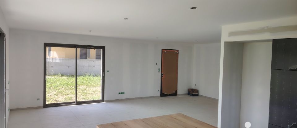 House 4 rooms of 126 m² in Lézigneux (42600)