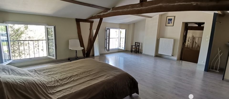 House 5 rooms of 170 m² in Saint-Aubin-de-Blaye (33820)