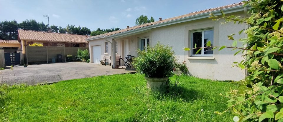 Maison 4 pièces de 103 m² à Sainte-Livrade-sur-Lot (47110)