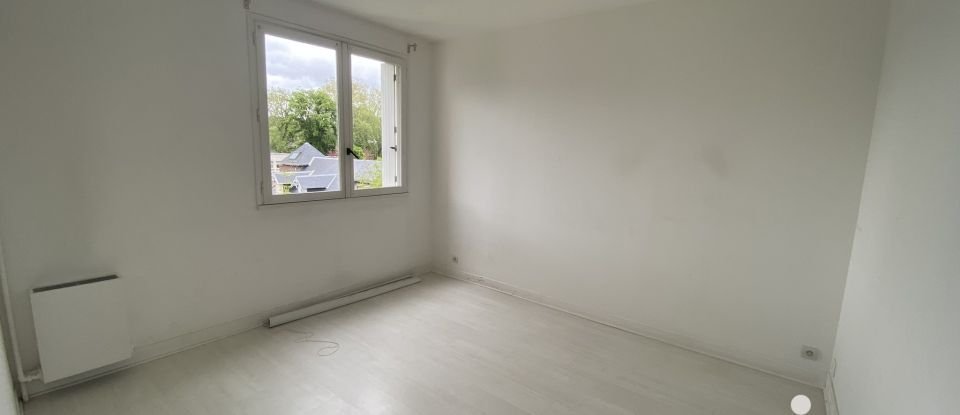 Apartment 4 rooms of 100 m² in Dreux (28100)