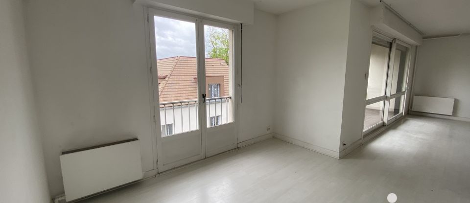 Apartment 4 rooms of 100 m² in Dreux (28100)