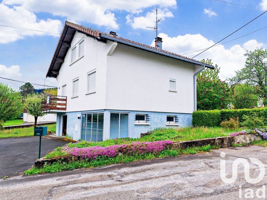 Maison traditionnelle 4 pièces de 89 m² à Villers-le-Lac (25130)