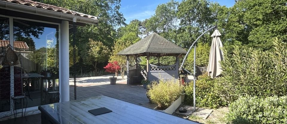 House 4 rooms of 89 m² in Lège-Cap-Ferret (33950)