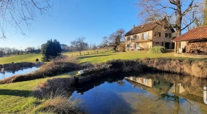 Maison traditionnelle 8 pièces de 198 m² à Asprières (12700)