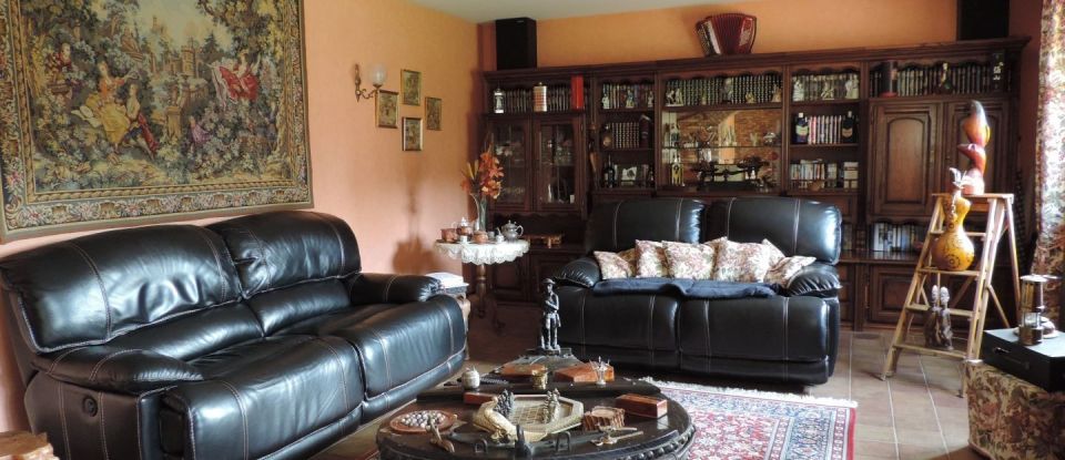 House 6 rooms of 235 m² in Longueville (77650)