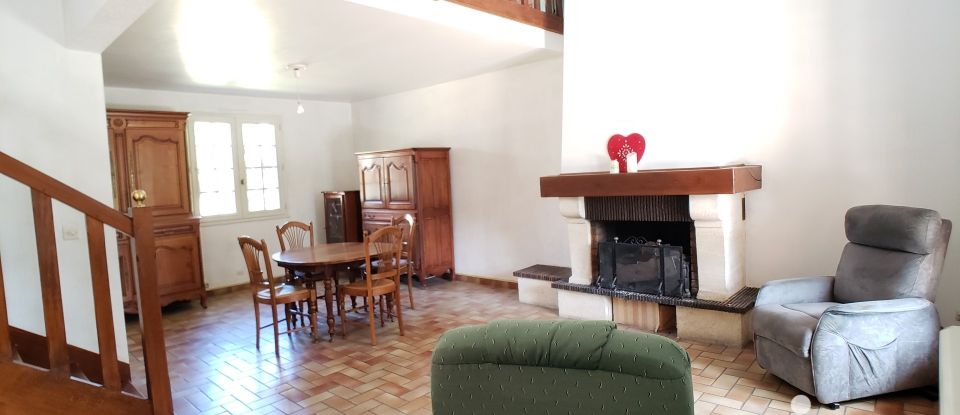 Traditional house 5 rooms of 130 m² in Montfort-le-Gesnois (72450)