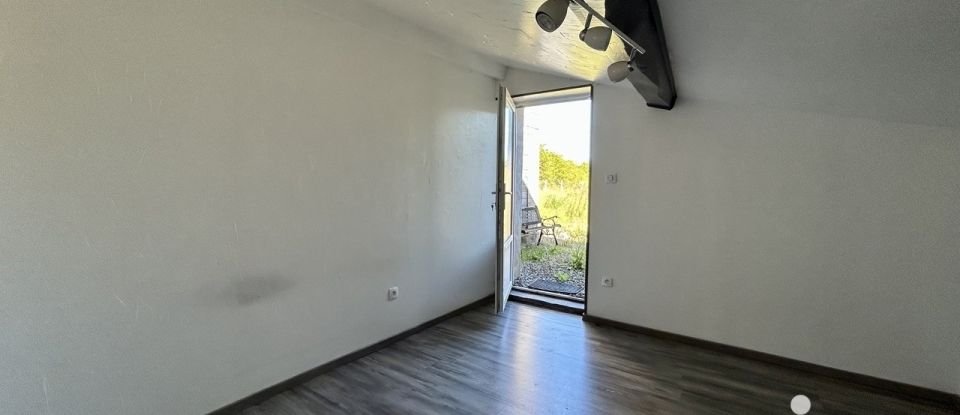 Maison 8 pièces de 224 m² à Le Chillou (79600)