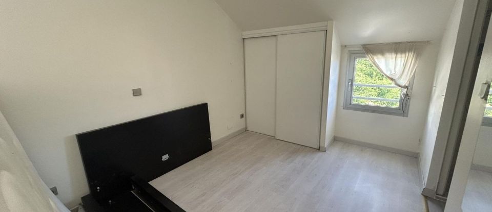 Apartment 2 rooms of 33 m² in Saint-Denis (97400)
