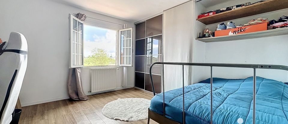 Maison 7 pièces de 176 m² à Entraigues-sur-la-Sorgue (84320)