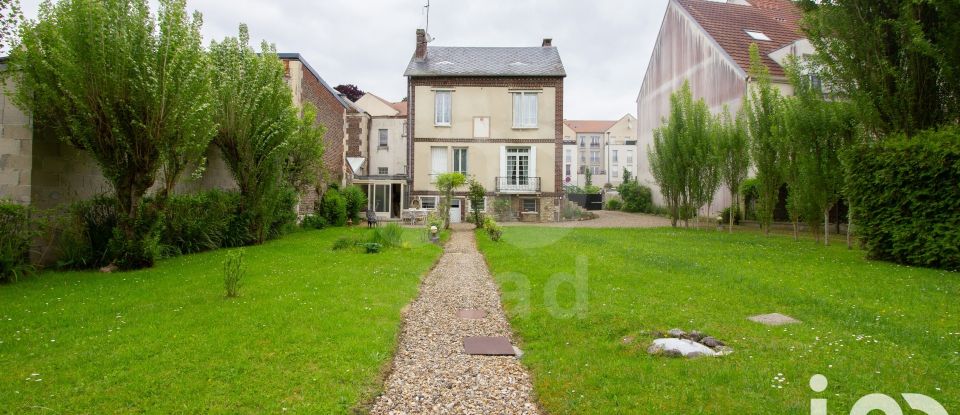 Demeure 8 pièces de 200 m² à Béthisy-Saint-Pierre (60320)