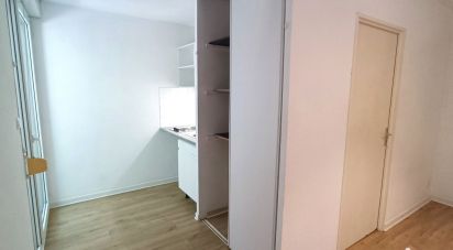 Apartment 1 room of 22 m² in Dieulefit (26220)