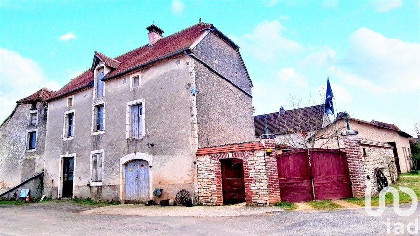 Maison de village 7 pièces de 215 m² à Couzou (46500)