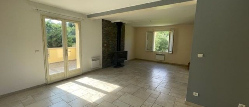 Maison 6 pièces de 125 m² à Saint-Pierre-lès-Nemours (77140)