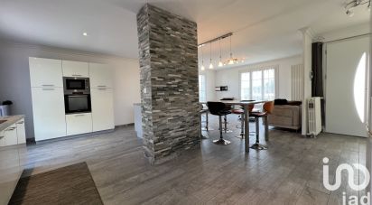 Maison 8 pièces de 170 m² à Bessines (79000)