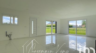 House 6 rooms of 140 m² in Les Abrets en Dauphiné (38490)