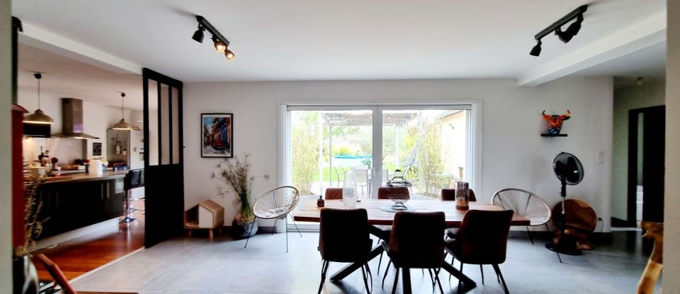 House 6 rooms of 152 m² in Yversay (86170)