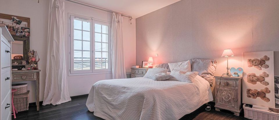 Maison 7 pièces de 213 m² à Marolles-en-Brie (77120)