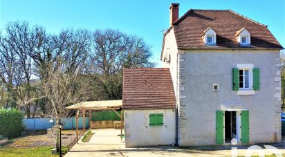 Maison 4 pièces de 90 m² à Lachapelle-Auzac (46200)