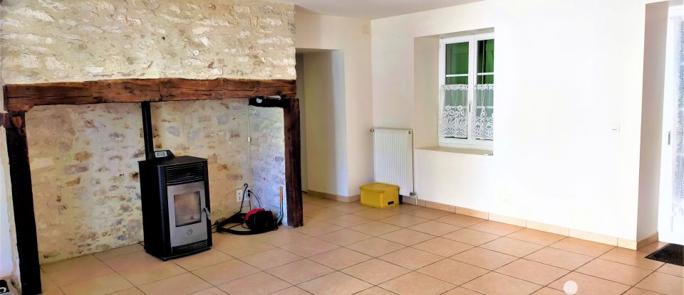 Maison 4 pièces de 90 m² à Lachapelle-Auzac (46200)