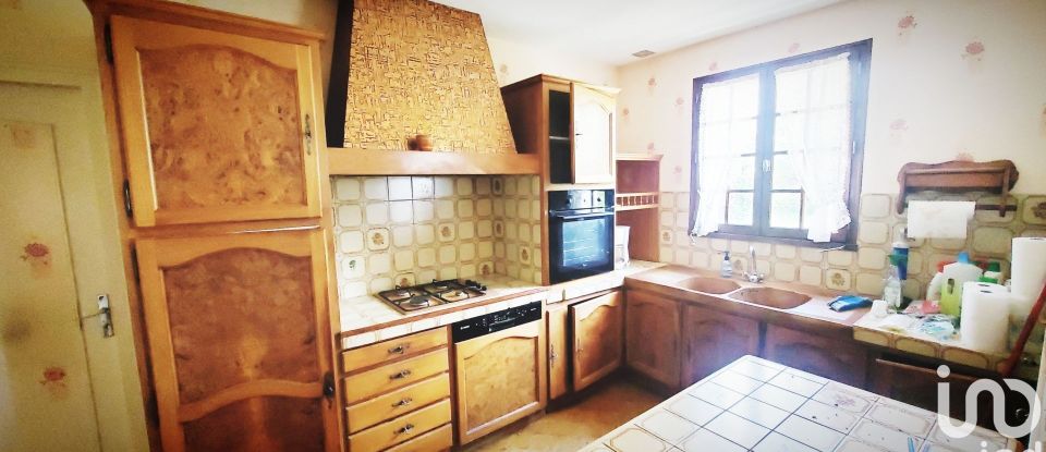 Maison 6 pièces de 121 m² à Chef-Boutonne (79110)