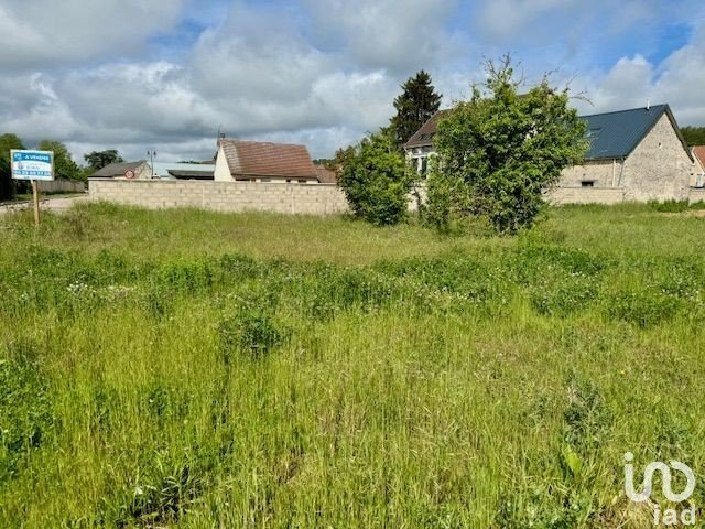 Land of 828 m² in Bouville (91880)