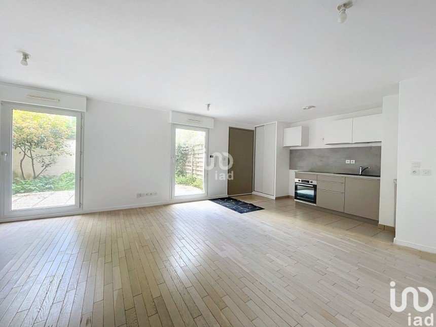 Apartment 2 rooms of 53 m² in Ermont (95120)